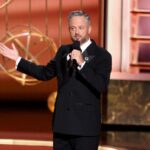 Nate Bargatze prolonge son marathon en tête du classement mensuel de la comédie