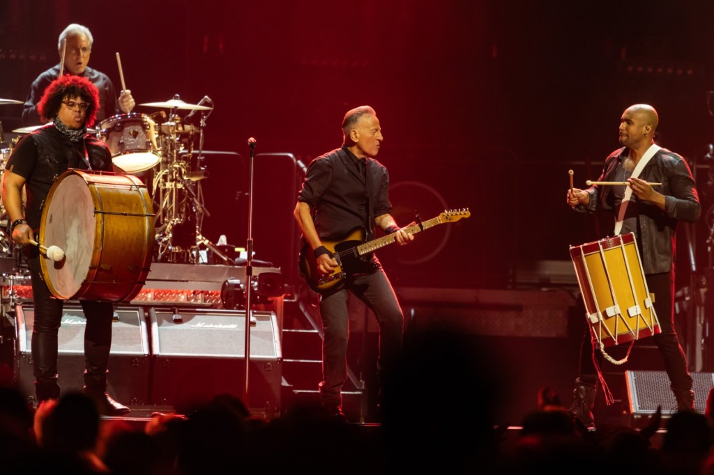 Lancement de la tournée de Bruce Springsteen à Minneapolis : discours enflammés, reprise de Prince et d’autres moments forts