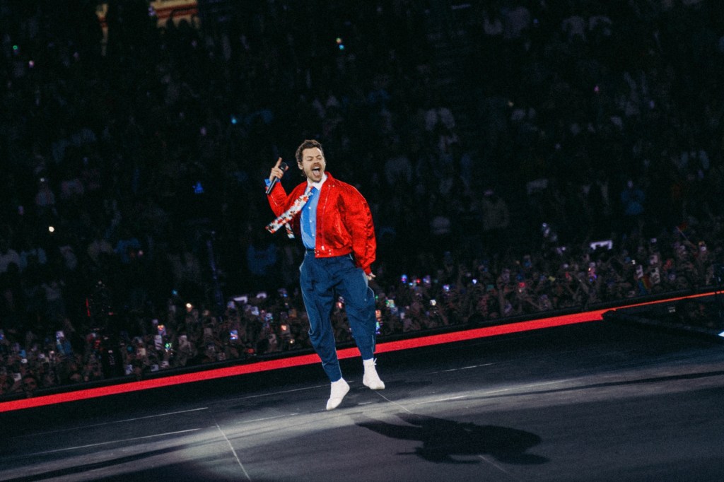 Harry Styles ouvre la tournée Together, Together avec un spectacle électrisant à Amsterdam : 7 meilleurs moments