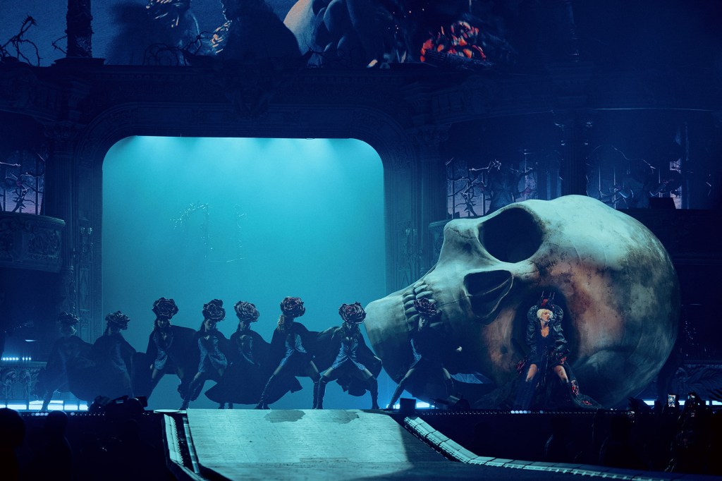 Lady Gaga établit le record de recettes du box-office à mi‑année sur The Mayhem Ball avec 236 M$ US