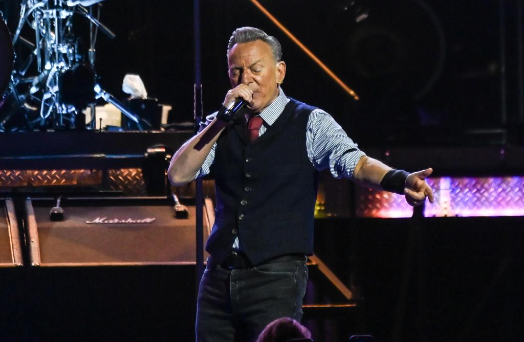Plongez dans le ‘bon trouble’ : tous les groupes militants soutenus par Bruce Springsteen lors de sa tournée Land of Hope and Dreams