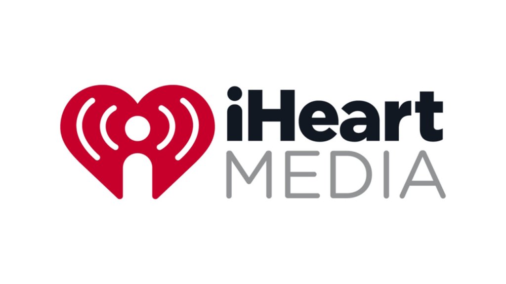 Revenus d’iHeartMedia en hausse d’environ 10 % grâce aux podcasts — le marché publicitaire morose affecte les bénéfices