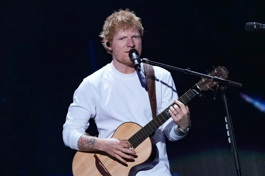 Ed Sheeran n'a plus d'artistes d'ouverture pour sa tournée après le retrait de Finneas et Lukas Graham, lié à la controverse autour du « Free Palestine » de Macklemore
