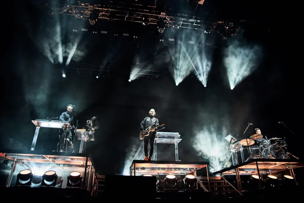 RÜFÜS DU SOL devient le premier artiste électronique à atteindre ces jalons Boxscore majeurs.