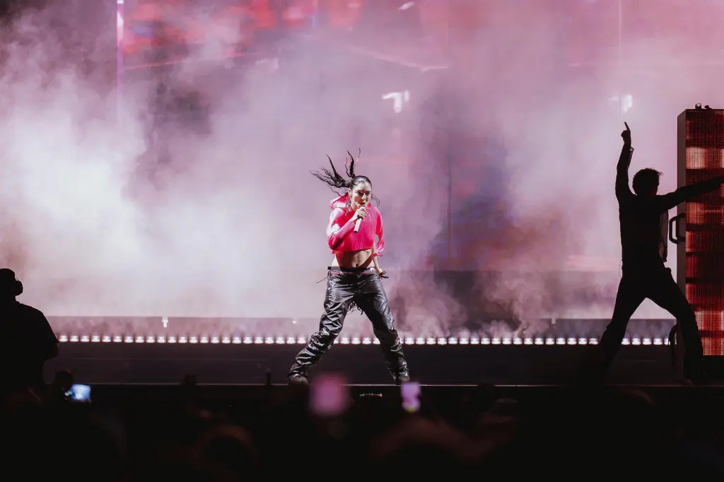 Lorde s’en prend à Robert Kraft dans une veste « Free Palestine » après la controverse entourant la tournée Ed Sheeran et Macklemore